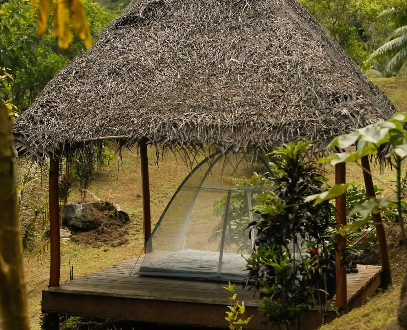 Fare Hau Camp Hotel Patio  Campsite Patio (Tahaa)